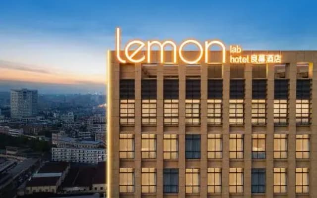 Lemon Hotel