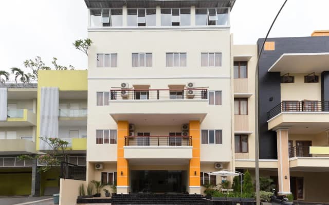 RedDoorz Plus @ Boulevard Residence BSD
