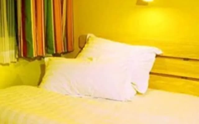 7Days Inn Hotel (Foshan Pingzhou Yuqijie East Gate)