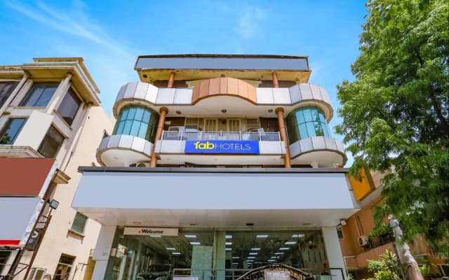 FabHotel Veetara