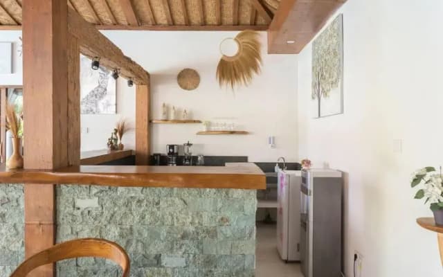 Elvano villa in heart of seminyak and near beach