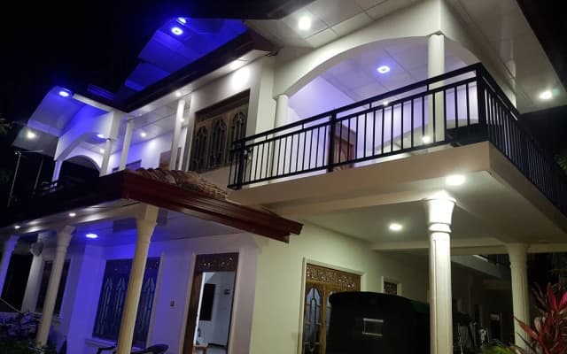 Amada Lake View Homestay