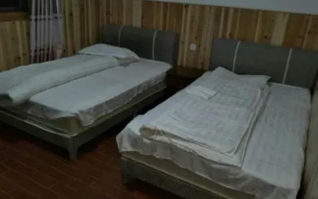Jiangling Huafeng Inn