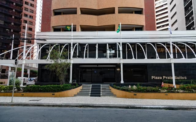 Plaza Praia Suites