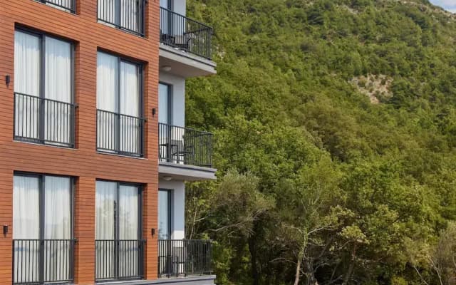 Bayview Hills Luxury Residences