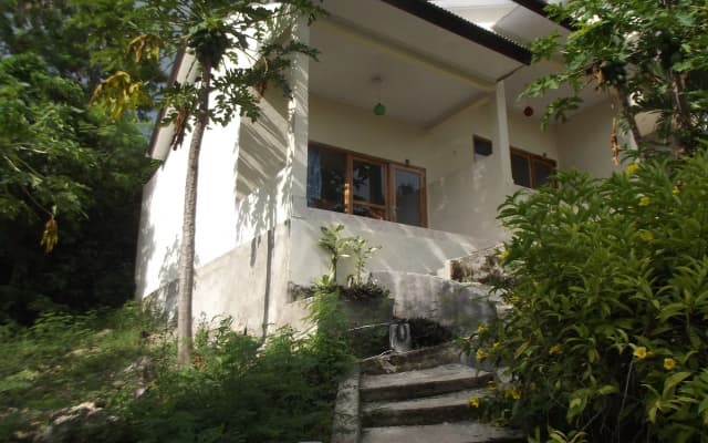 CF Komodo Hotel