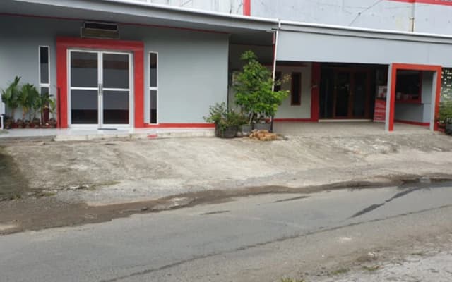 Formerly RedDoorz@ Hotel Yaki Mamuju