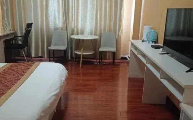 Ruoqiang holiday inn