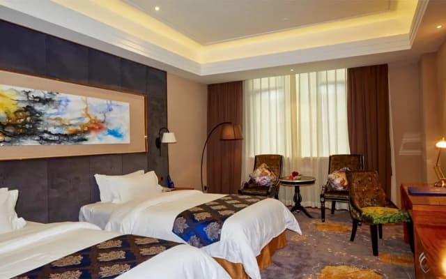 Zhongshan Huancheng Louis Hotel