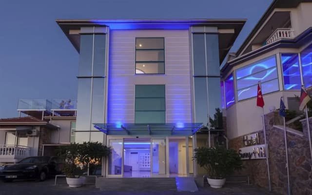 Sunny Hill Alya Hotel