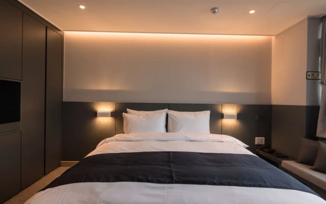 R B Business Hotel