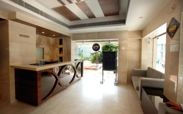 OYO 1395 Hotel Gandhi International