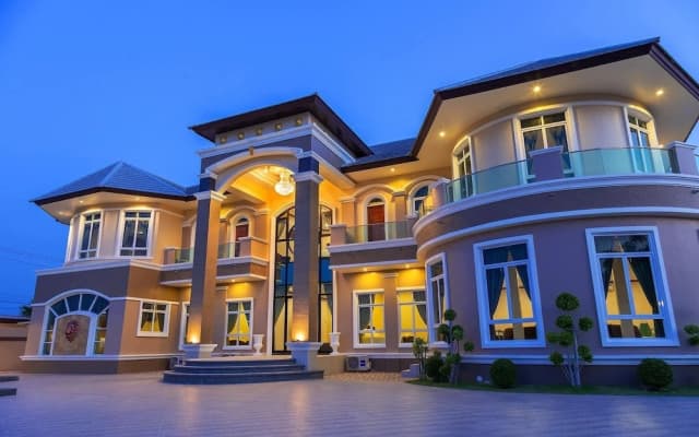 Royal Graces Luxury