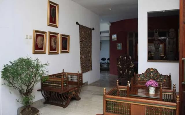 OYO 171 Lotus Art Garden Hotel