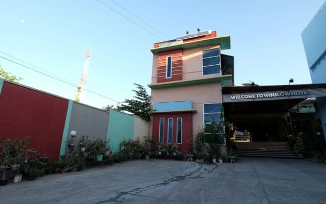 RedDoorz near Mangrove Forest Kupang