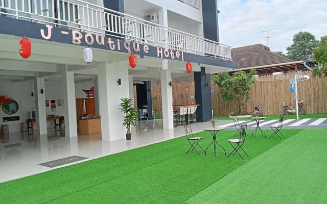 J-Boutique Hotel