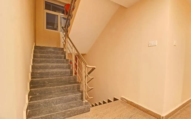 OYO Townhouse 733 Whiteridge Gachibowli