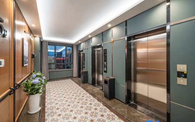 Jifeng International Hotel (Urumqi Youhao Road Business District Branch)