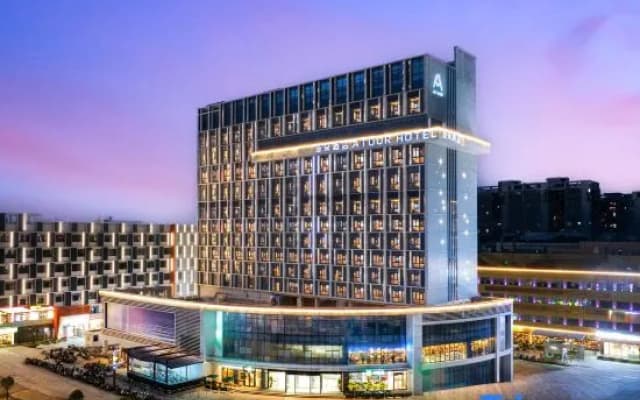 Atour Hotel Julong Metro Station (Near Guangzhou Baiyun Station)