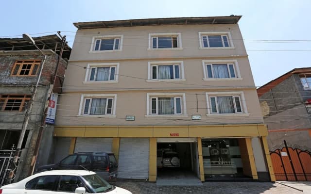 OYO 4693 German Residency
