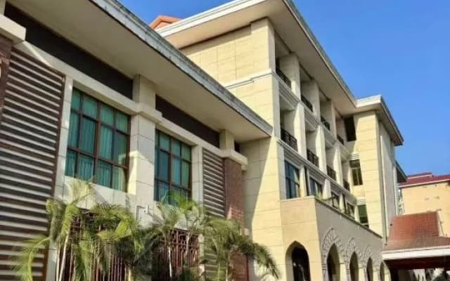 Ruili Yurui Hot Spring Garden Resort Hotel