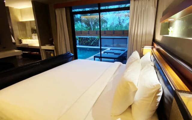 Eya Poolvilla