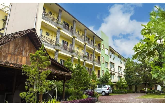 Lotus Hotel, Cafe & Meeting Place