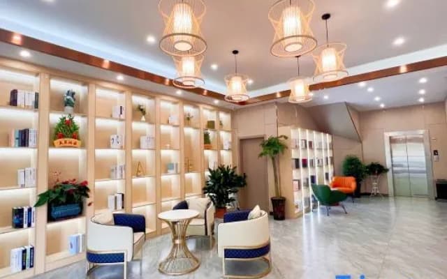 Ruit Hotel (Baixian Square Polka Branch)