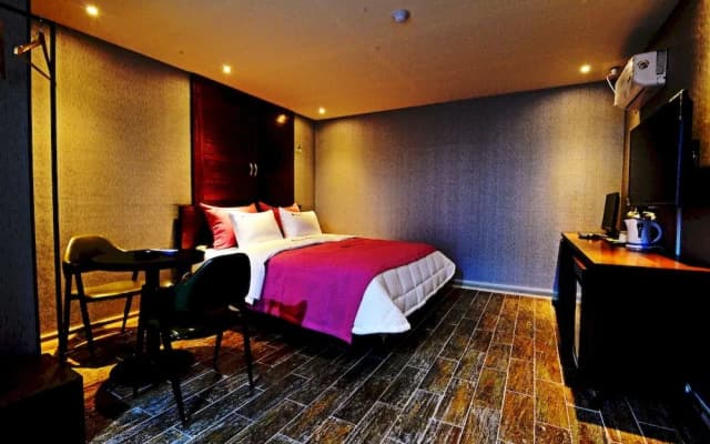 Hotel Some
