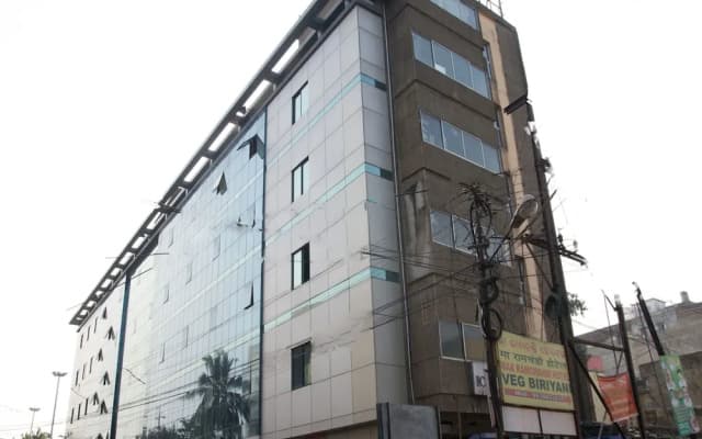 OYO 4065 Hotel Richi
