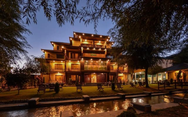 Eden Resorts and suits