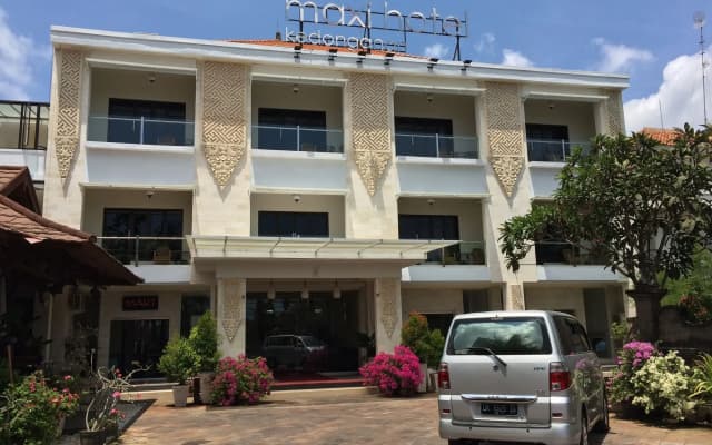 Maxi Hotel Kedonganan