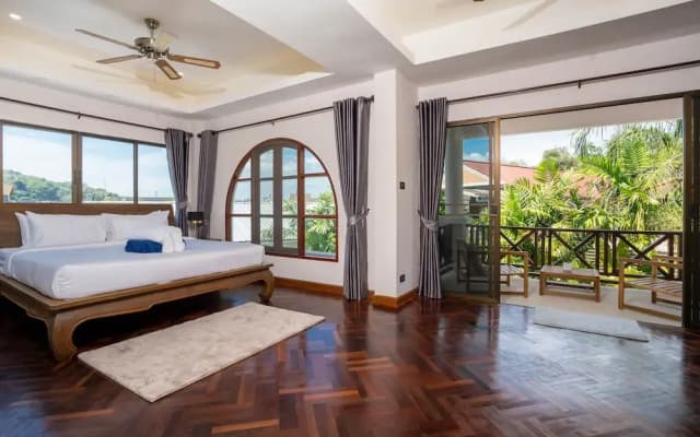 Tropical 3BR Pool Villa Amaya in Kamala