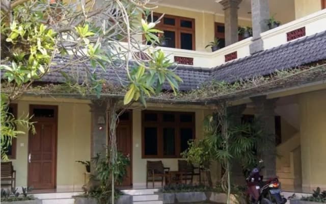 Puri Bunga Inn