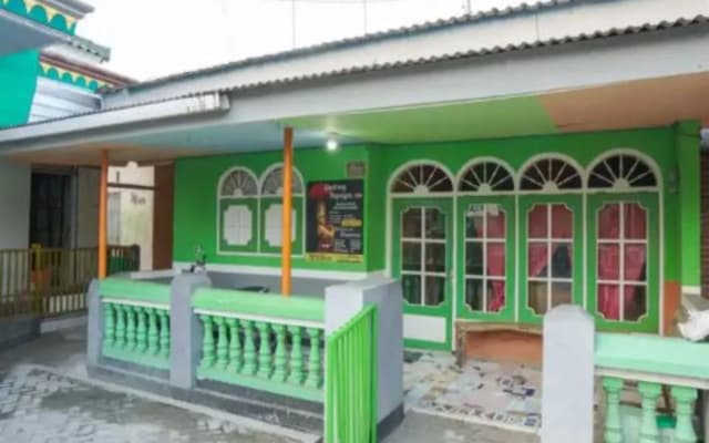 Hotel O Gandrung Payungan Family InnNearStasiun Banyuwangi Kota