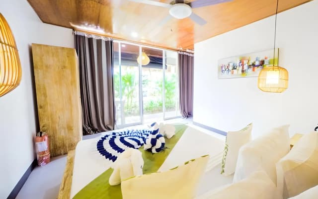 Cadlao Resort & Restaurant