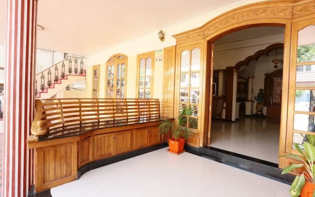 OYO Home 26153 Traditional Stay Near International Airport