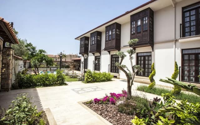 Livia Garden Hotel
