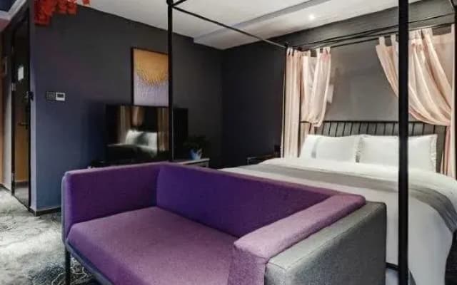 Yunjing Hotel (Luohe Shabei Dennis Convention and Exhibition Center)