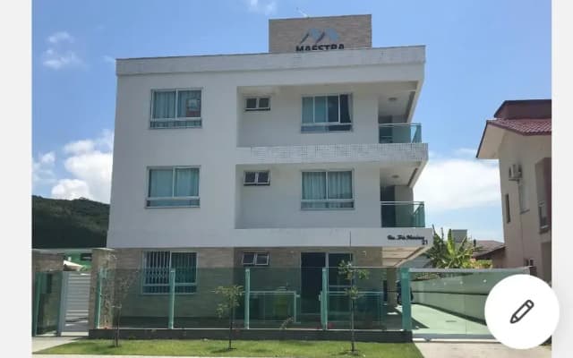 Apto de 3 quartos na Praia de Palmas, com garagem