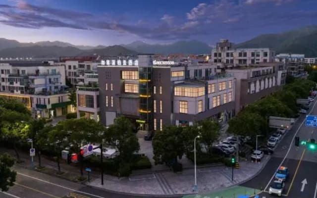 Homeinn Pebble Hotel (Chunxiao Wanren Beach)