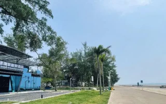 Lanhai Yijing Sea View Resort Hotel