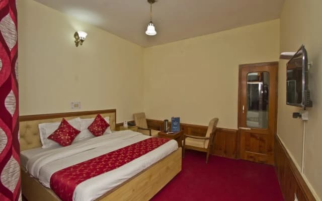 Hotel Pine Grove