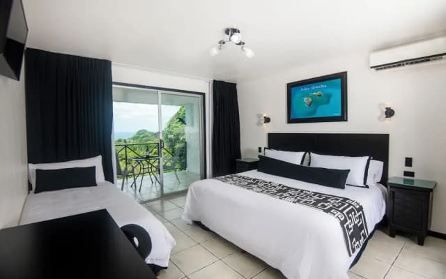 Villa Roca Boutique Resort & Suites-ADULT ONLY
