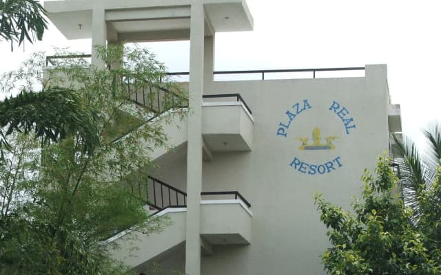 Plaza Real Resort