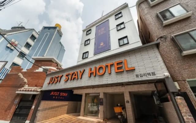 Just Stay Hotel Wangsimni Station