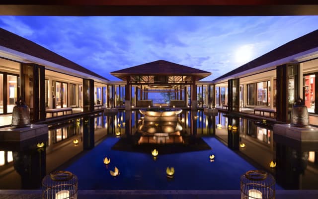 Курорт Banyan Tree Lang Co