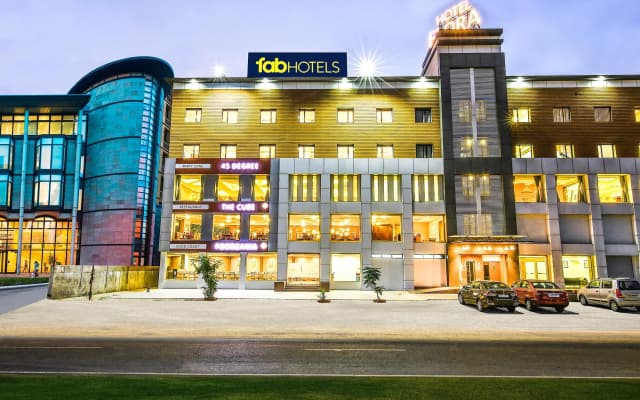 FabHotel Flora