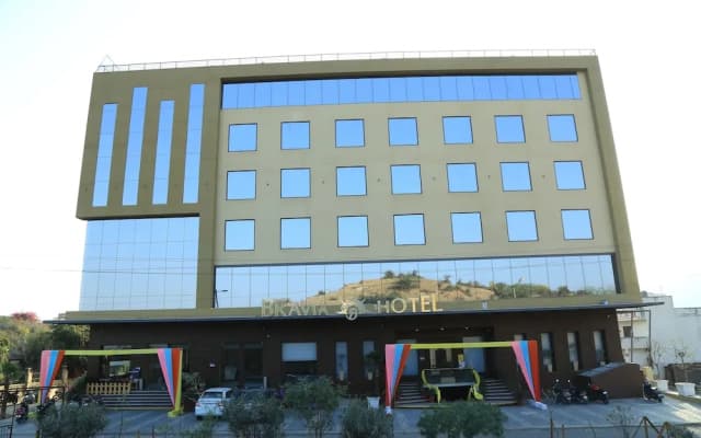 Hotel Bravia Pancheel - By Satguru