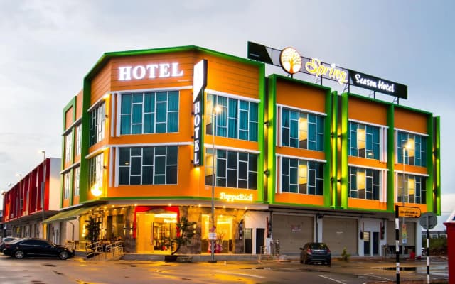 Spring Season Hotel